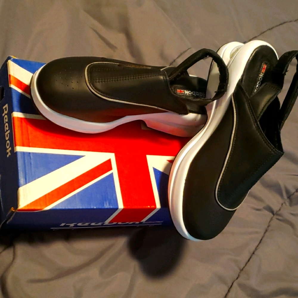 Reebok slide shoes with strap